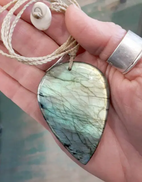 paua-pendant-500px Sarah Steed jewellery pendant